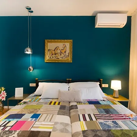 Il Verde, Deluxe Two Bedroom In Center *