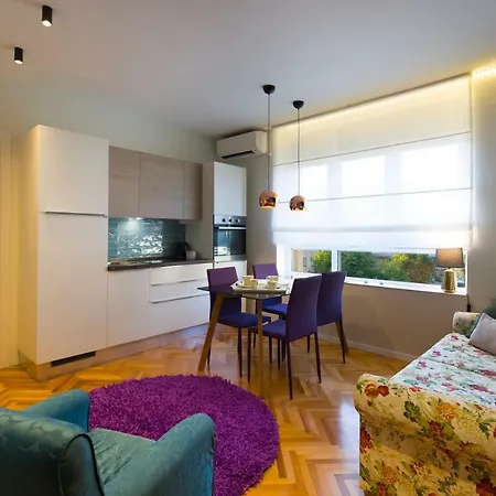 Il Verde, Deluxe Two Bedroom In Center *