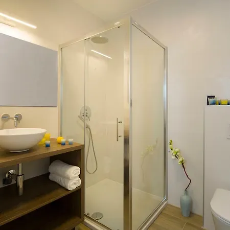 Il Verde, Two Bedroom With Two Bathrooms * Split